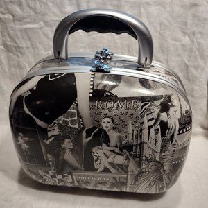 MGI || Voyage Passion Cosmetic Travel Case